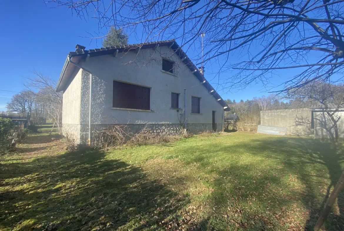 Maison en pierres à rénover près de Saint-Privat 