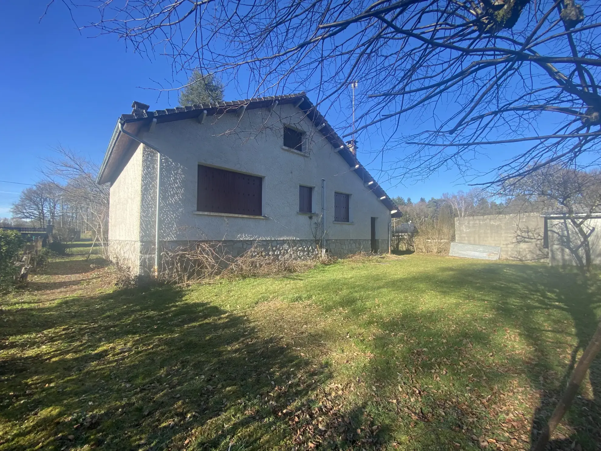 Maison en pierres à rénover près de Saint-Privat 