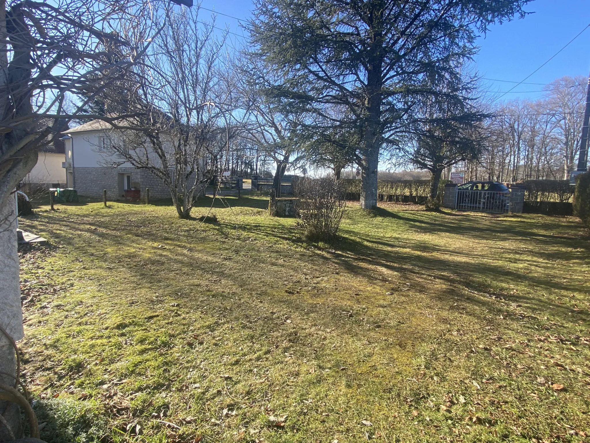 Maison en pierres à rénover près de Saint-Privat 