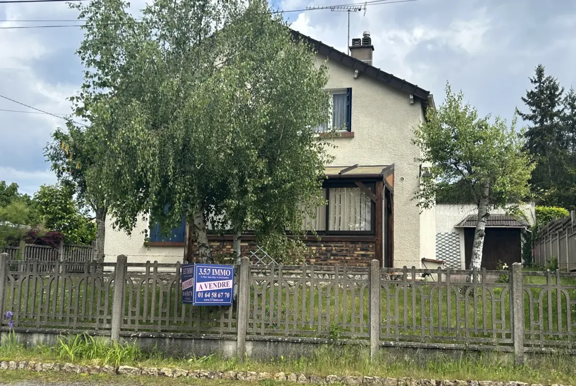 Maison 5 pièces à Morigny-Champigny avec jardin et dépendances 