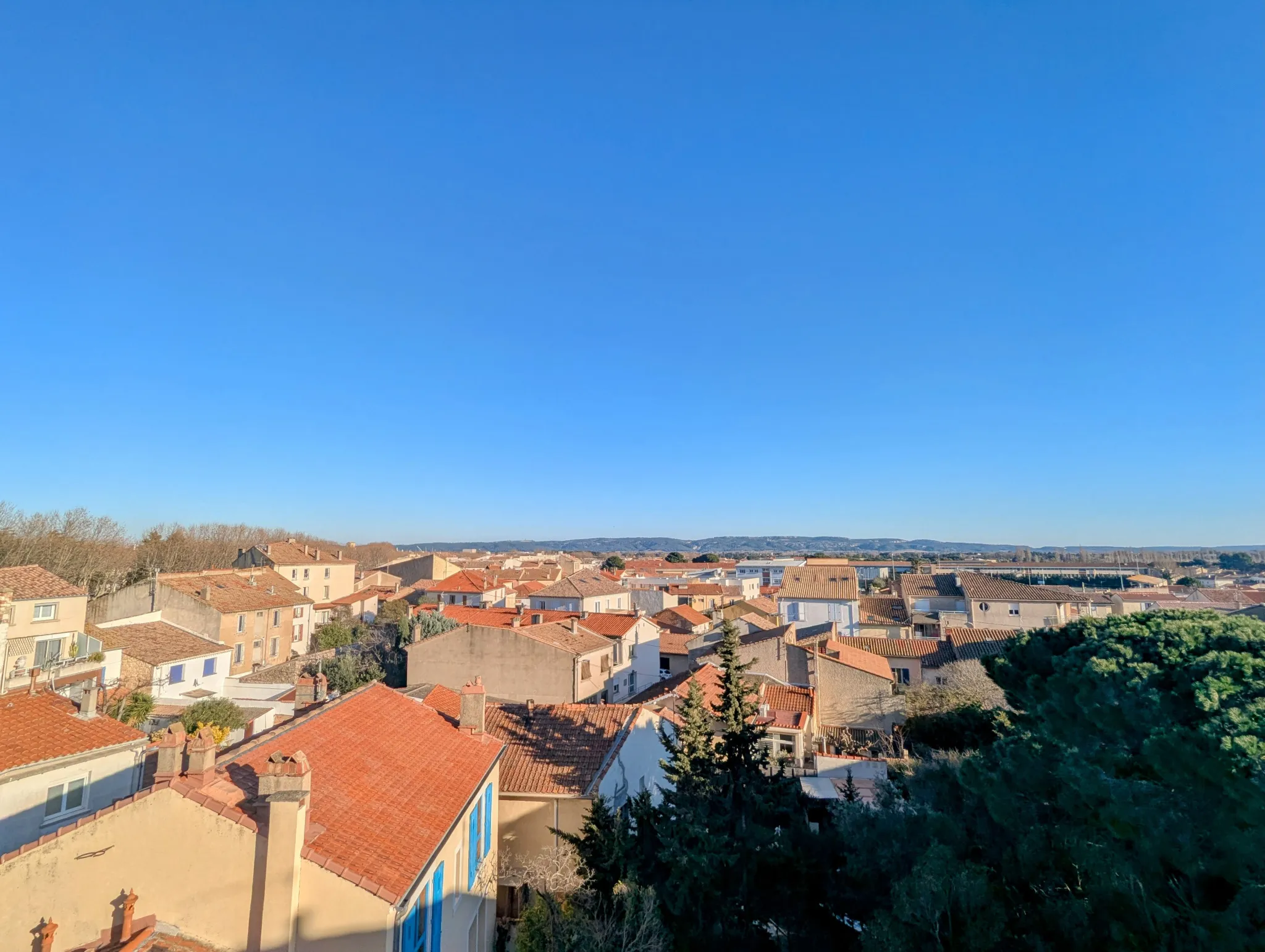 Appartement 3 pièces avec mezzanine et vue dégagée à Narbonne 