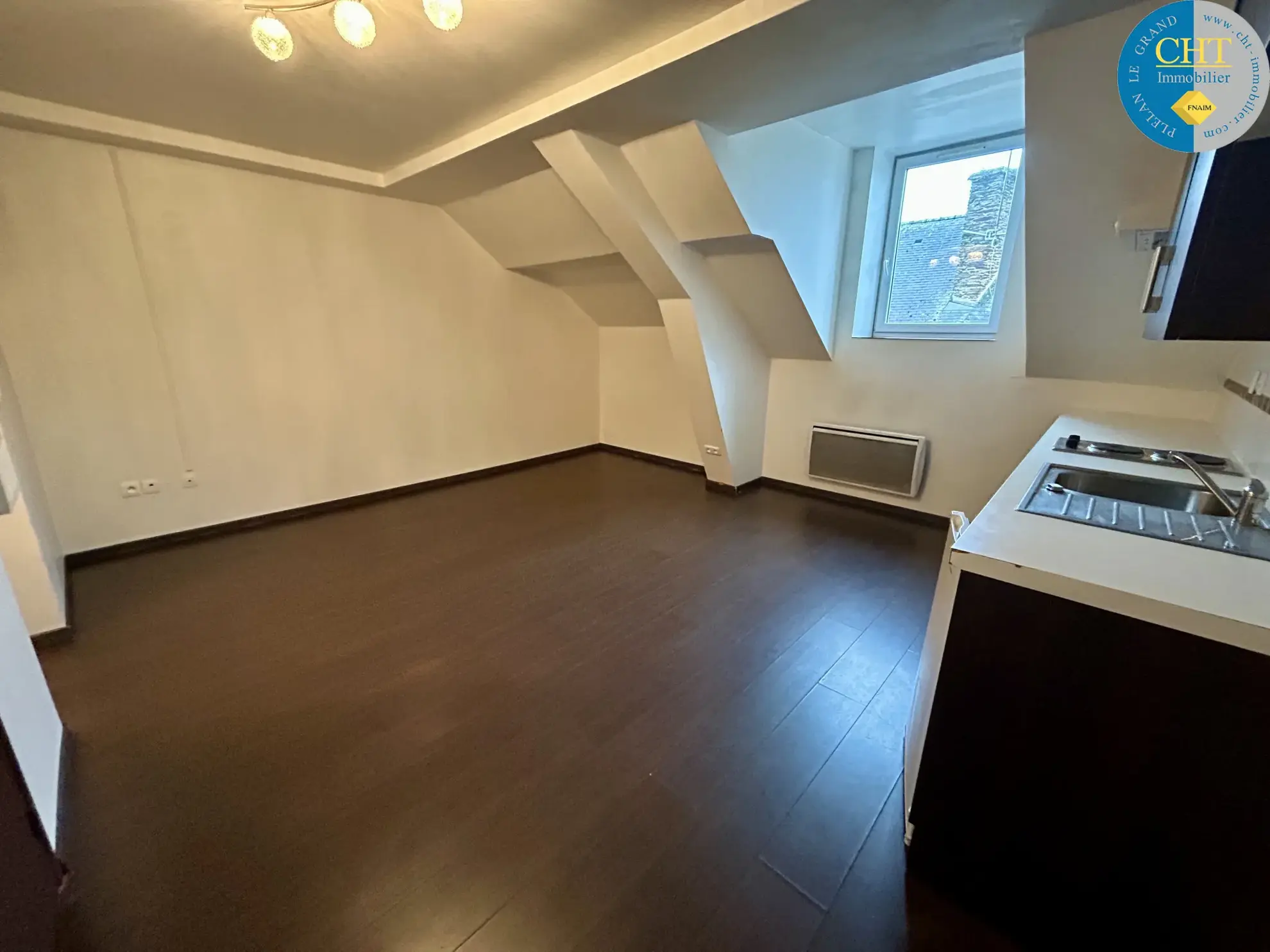 À vendre : Immeuble rénové avec 3 appartements au centre de Guer 