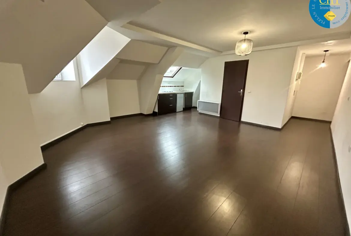 À vendre : Immeuble rénové avec 3 appartements au centre de Guer 