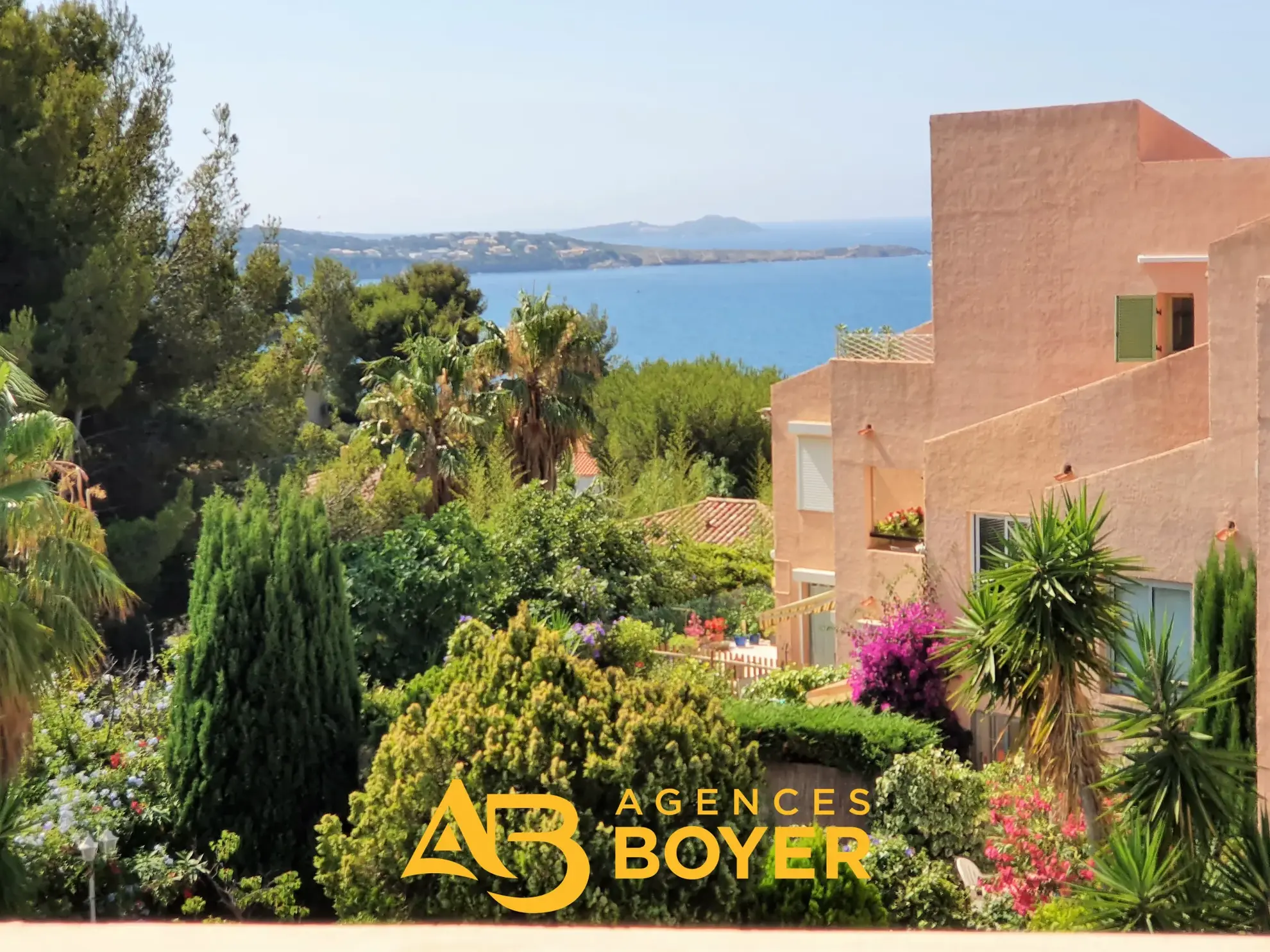 T3 à Bandol avec vue mer et piscine - 298 500 € 