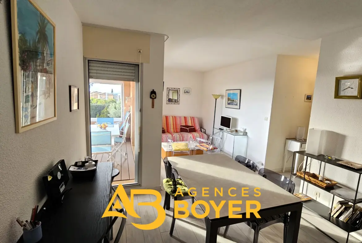 T3 à Bandol avec vue mer et piscine - 298 500 € 