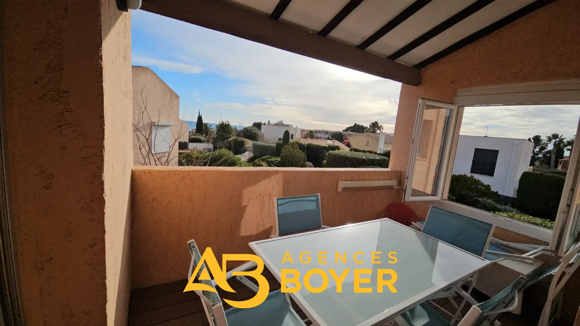 T3 à Bandol avec vue mer et piscine - 298 500 € 