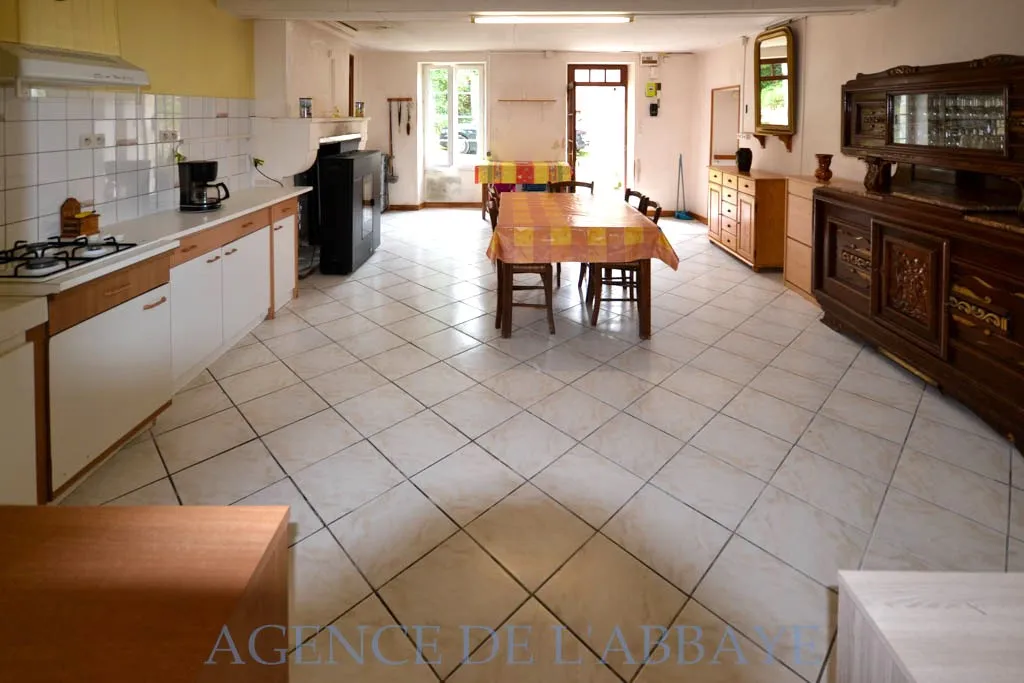 Vente Maison Charentaise à Rénover - Vénérand - 2 Chambres - Terrain 916 m² 