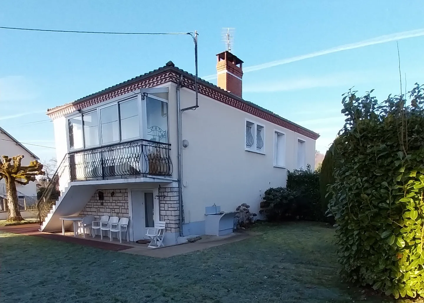 Maison rénovée avec garage à Chancelade sur 1054 m² 