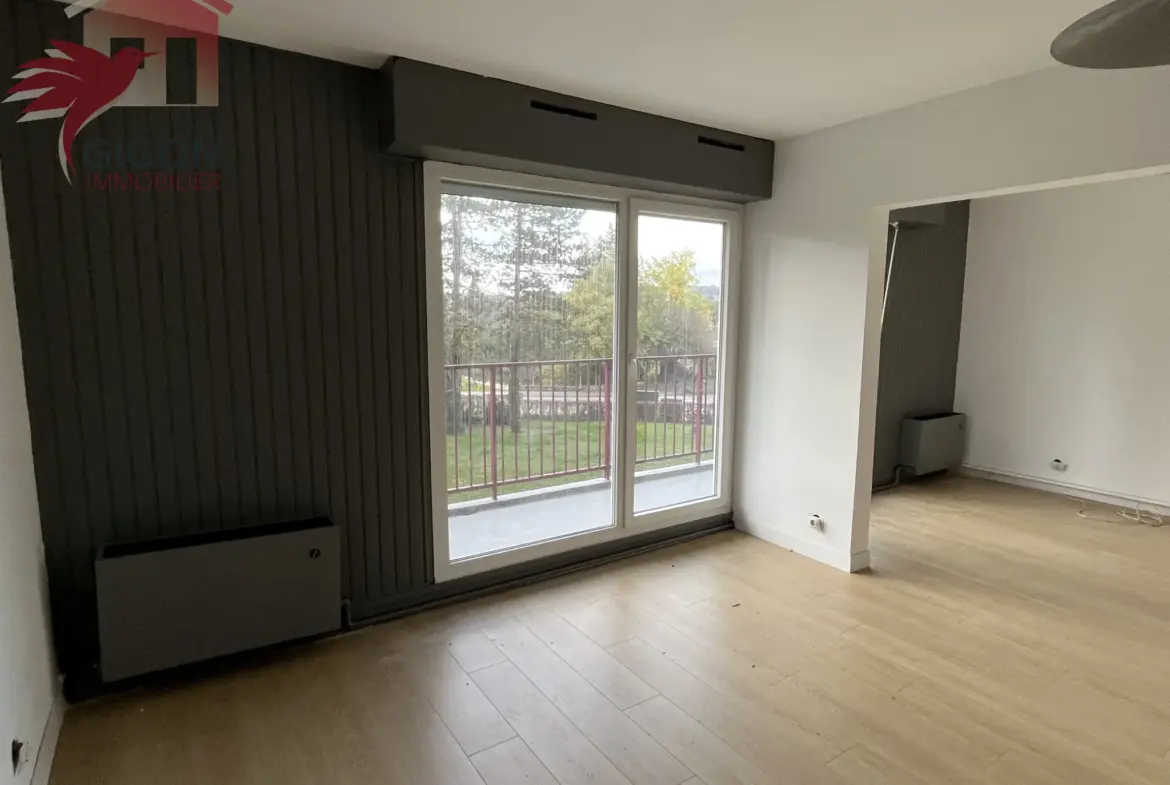 À vendre : Appartement F4/5 lumineux et rénové à Grand-Charmont 