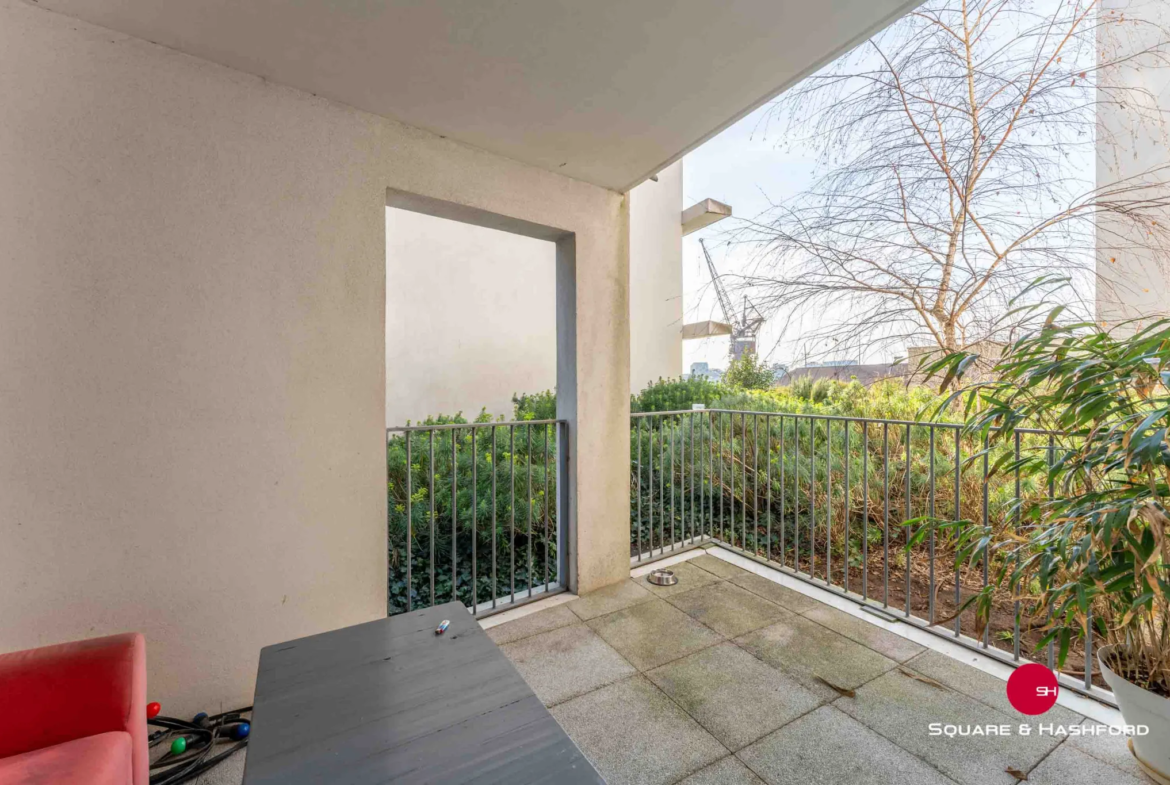 Appartement 3 pièces avec terrasse à Bordeaux près des Halles de Bacalan 