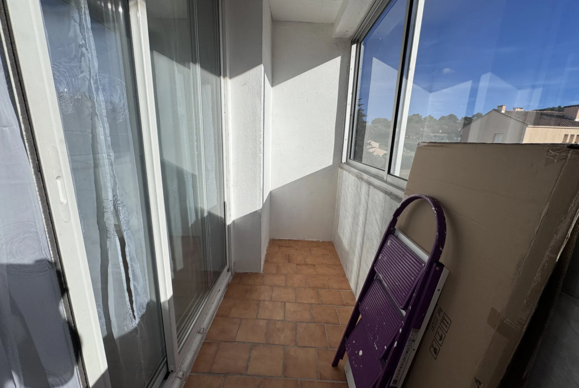 Appartement T4 avec balcon à Peyrolles en Provence à vendre 