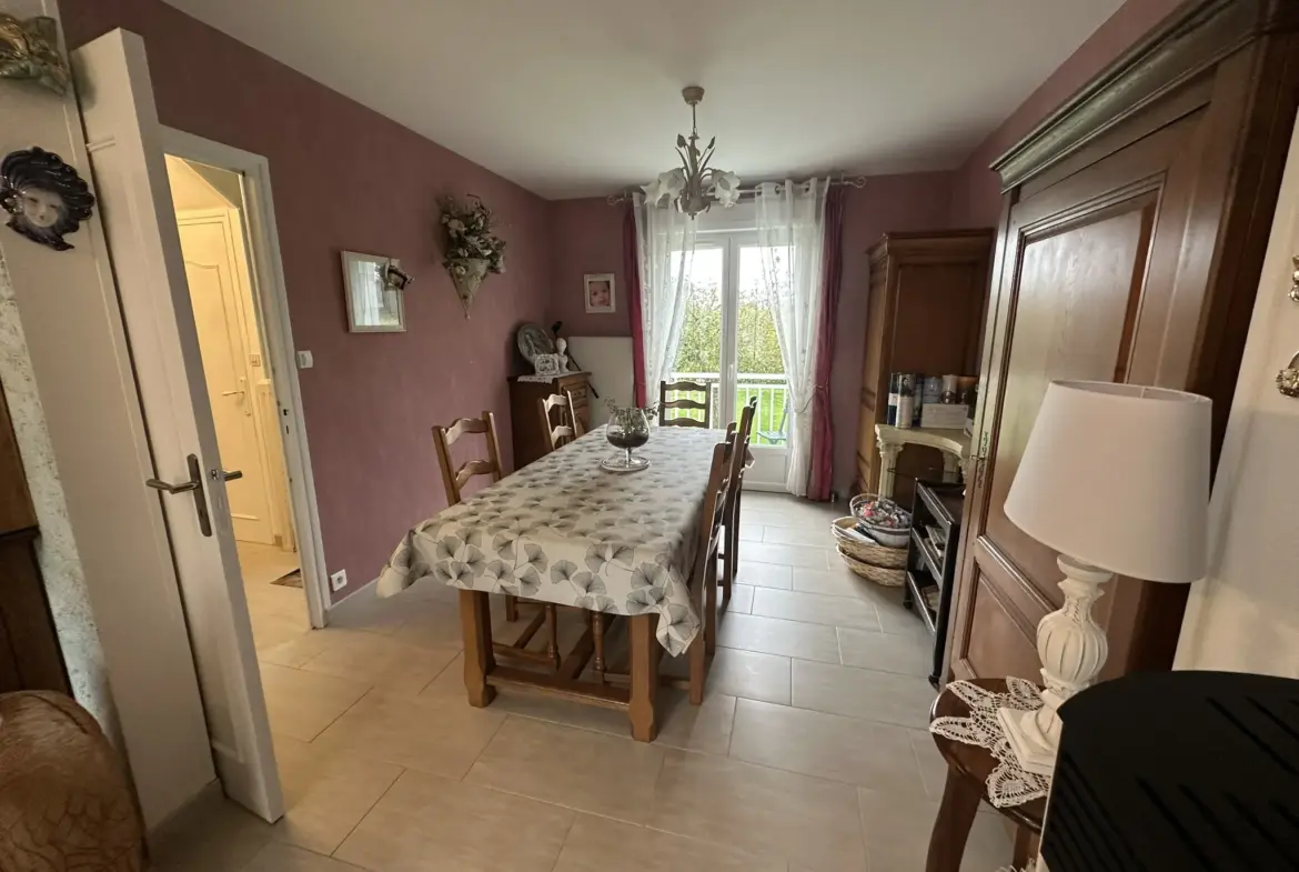 À vendre : Maison Néo-bretonne au centre de Noyal-Pontivy 