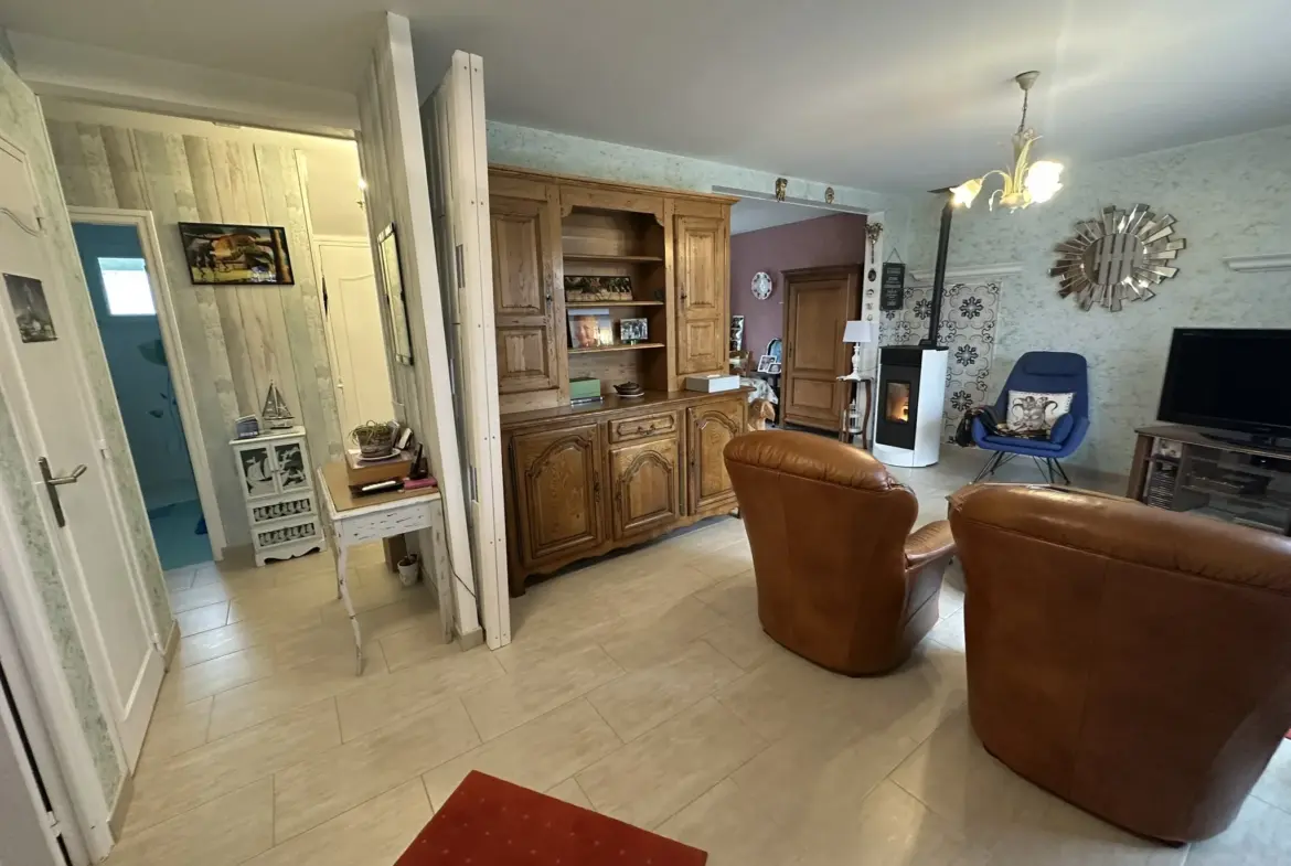 À vendre : Maison Néo-bretonne au centre de Noyal-Pontivy 