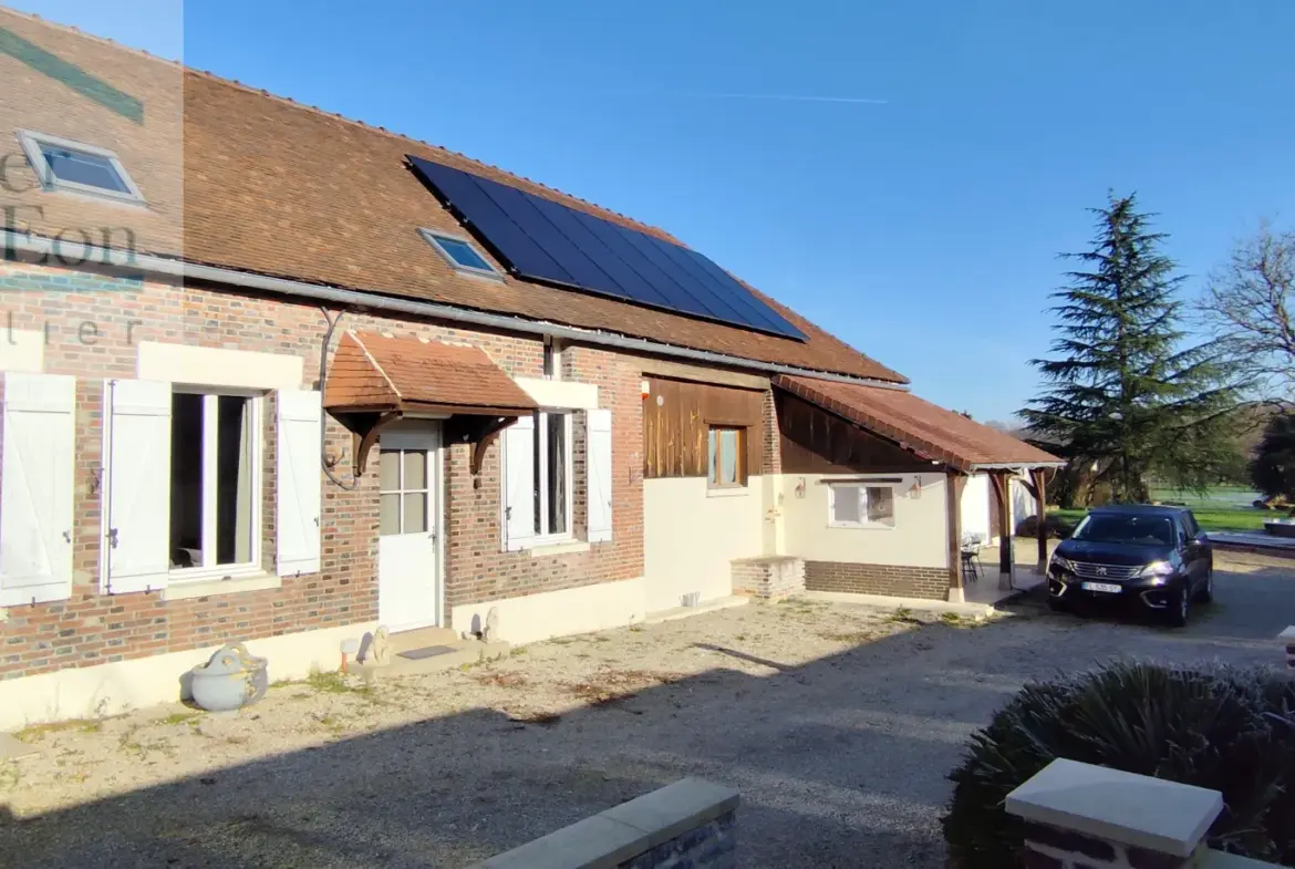 Longère moderne 4 chambres à Chessy les Prés avec piscine 