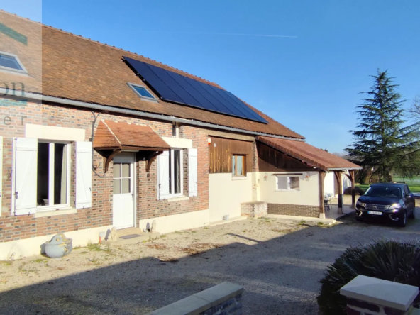 Longère moderne 4 chambres à Chessy les Prés avec piscine