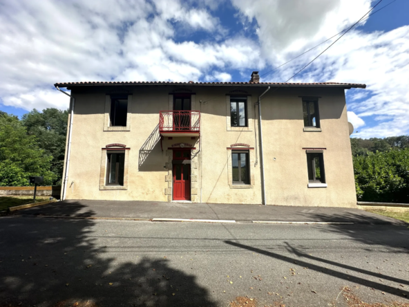 À vendre - Maison 5 pièces de 112 m² à Verneuil sur Vienne