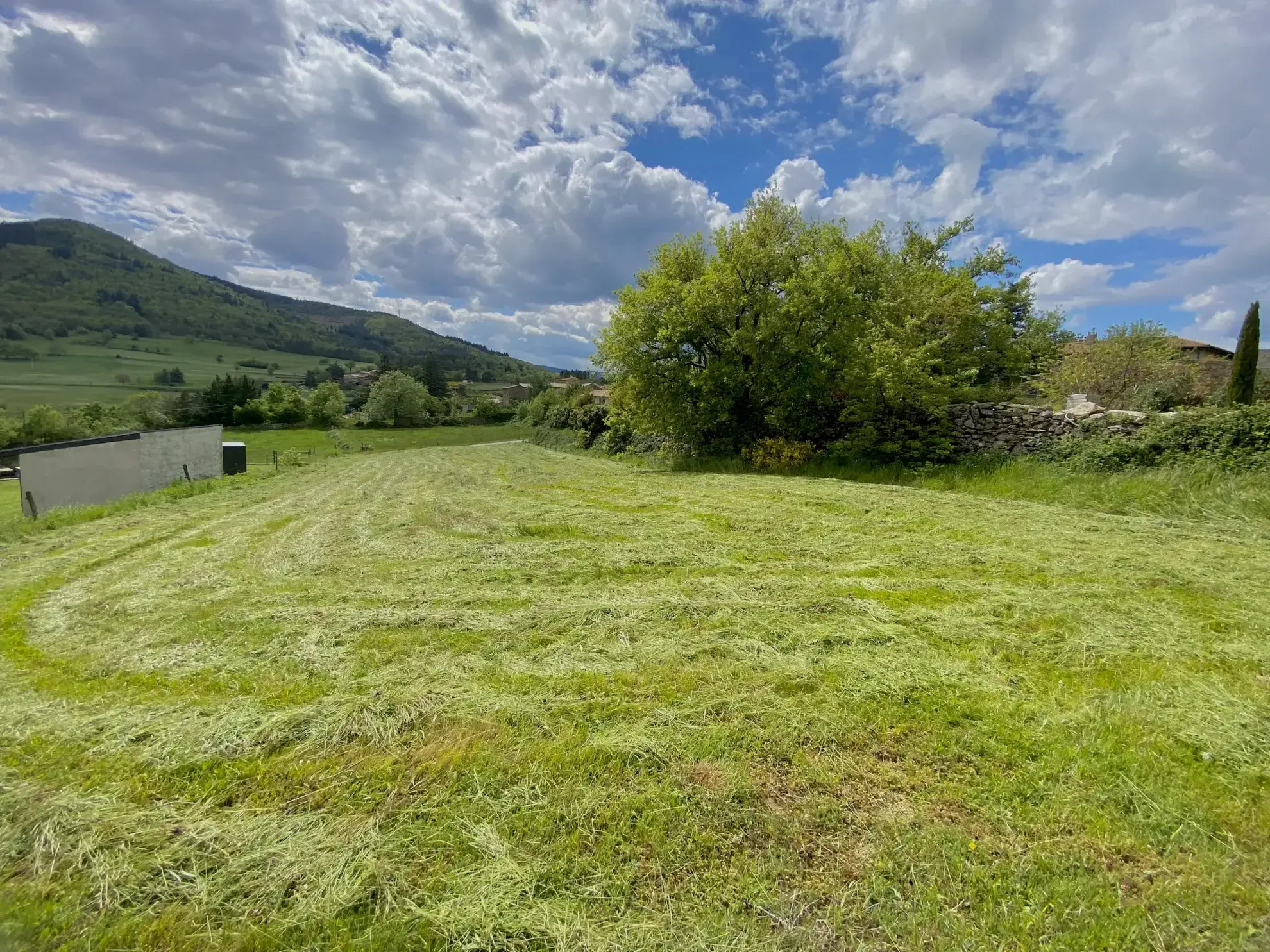 A vendre : Magnifique terrain constructible de 2155 m² à Préaux 