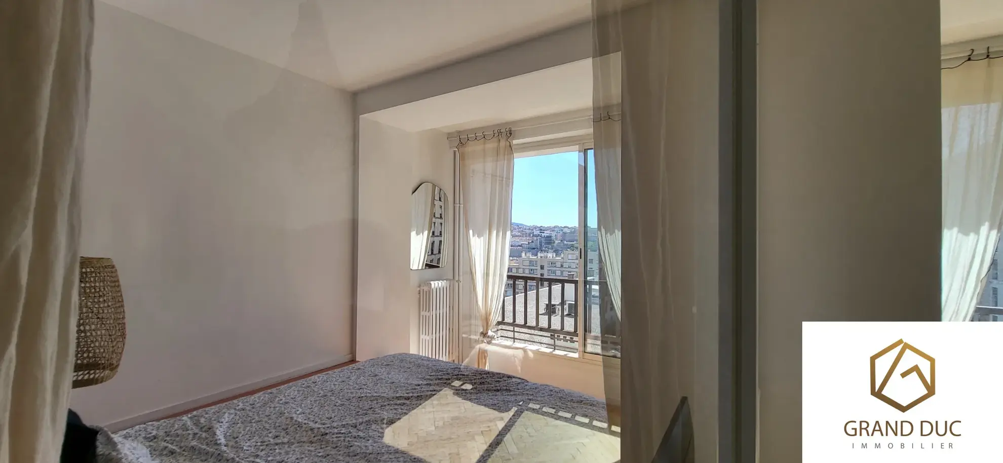 Appartement lumineux avec vue mer au Vieux Port de Marseille 