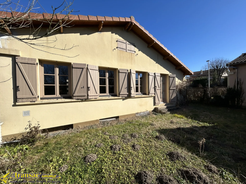 Maison 3 pièces à Puy-Guillaume - 53 m² avec terrain de 300 m²