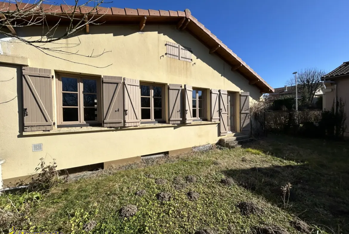 Maison 3 pièces à Puy-Guillaume - 53 m² avec terrain de 300 m² 