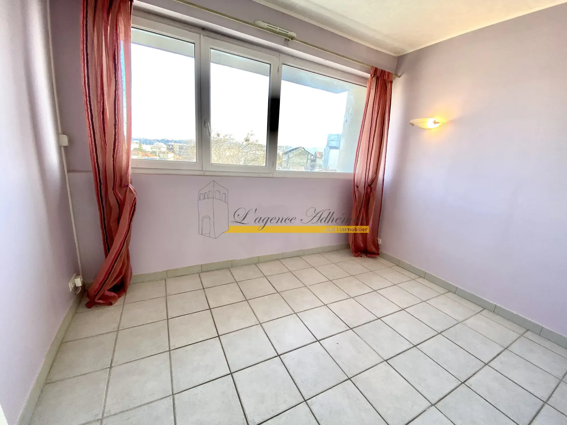 Vente Appartement T3 Dernier Étage à Montélimar avec Garage et Cave 