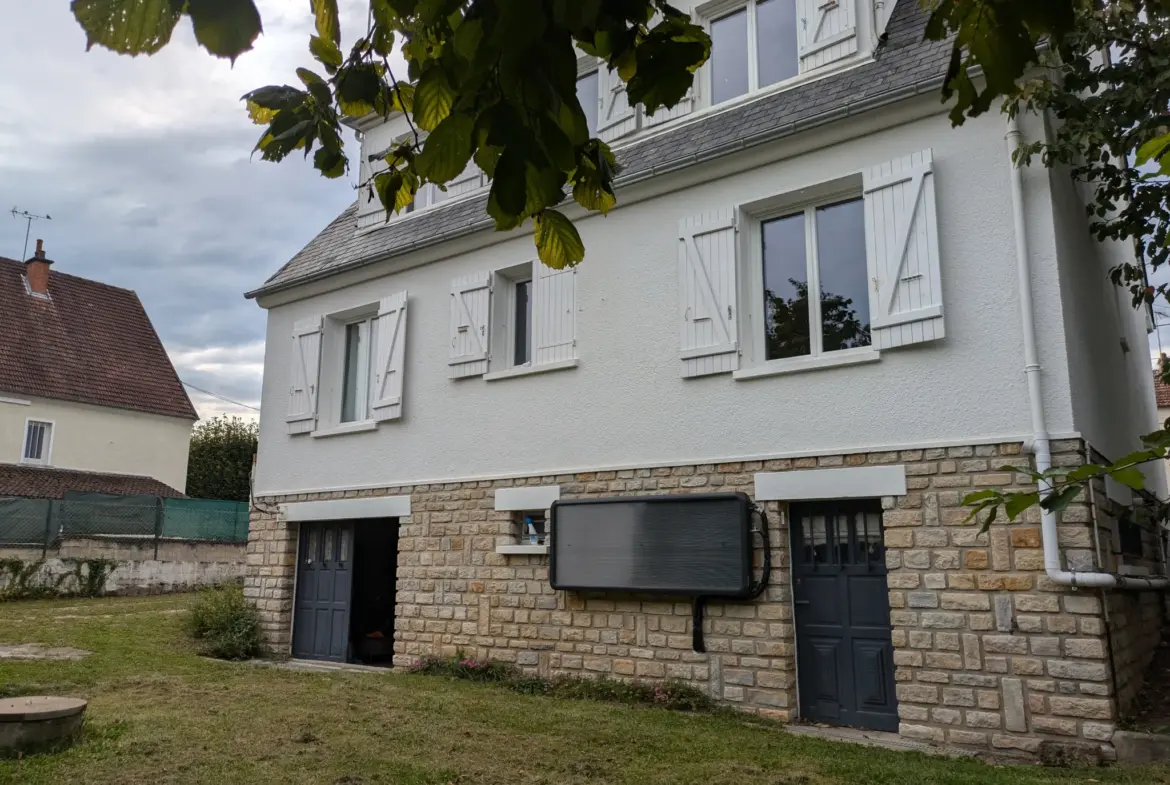 Maison Indépendante à Nevers - Proche Commodités 