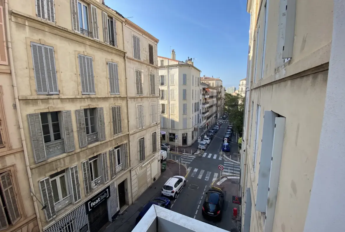 T4 spacieux avec terrasse à Toulon Haute Ville 