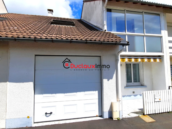 Maison à vendre de type 5 avec jardin et garage à Aurillac