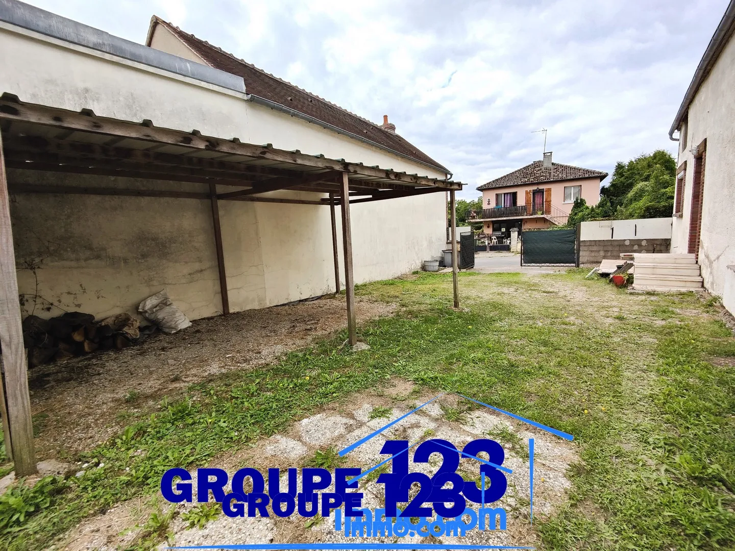 Charmante Maison à Ormoy avec Dépendance et Garage à Vendre 