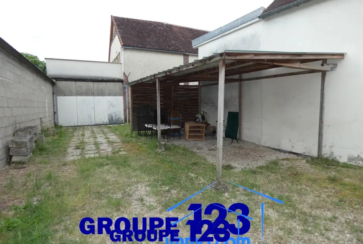 Charmante Maison à Ormoy avec Dépendance et Garage à Vendre 