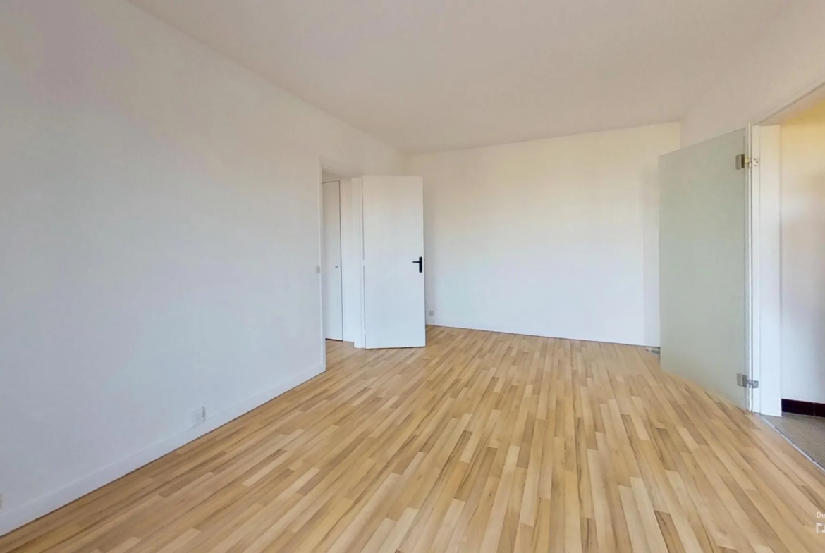 Appartement 2 pièces à vendre à Caen Maladrerie avec balcon et cave 