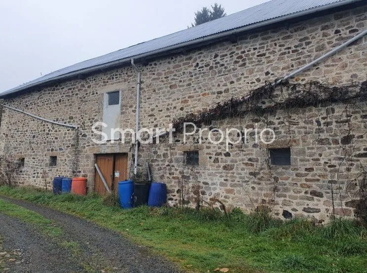 À Orliac-De-Bar, maison de village en pierres à vendre 