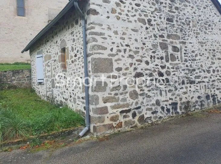 À Orliac-De-Bar, maison de village en pierres à vendre 