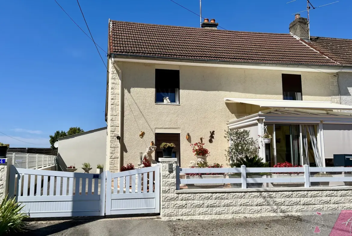 Maison mitoyenne chaleureuse à La Vieille Loye 