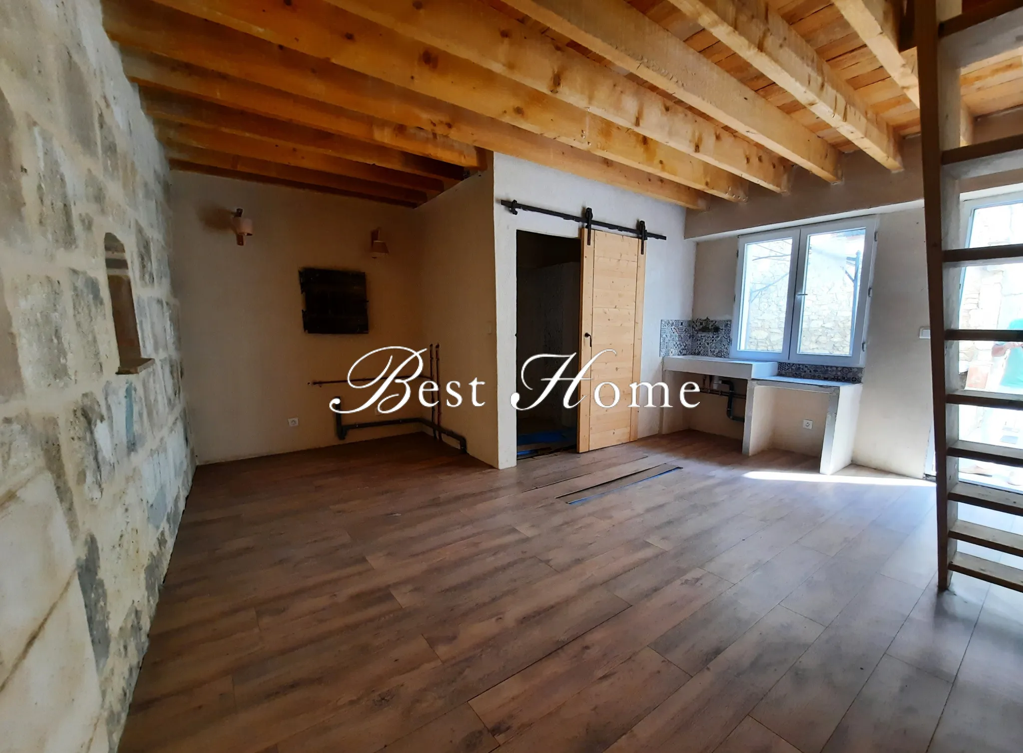 Vente Appartement T2 Duplex avec Cour Privative à Nîmes 