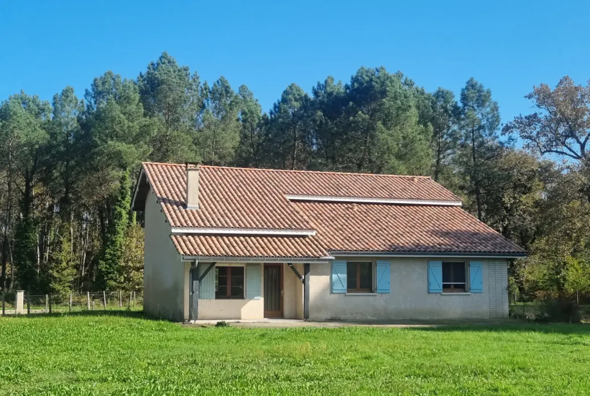 Maison Traditionnelle à Bazas - 4 Chambres & Terrain de 7412 m² 