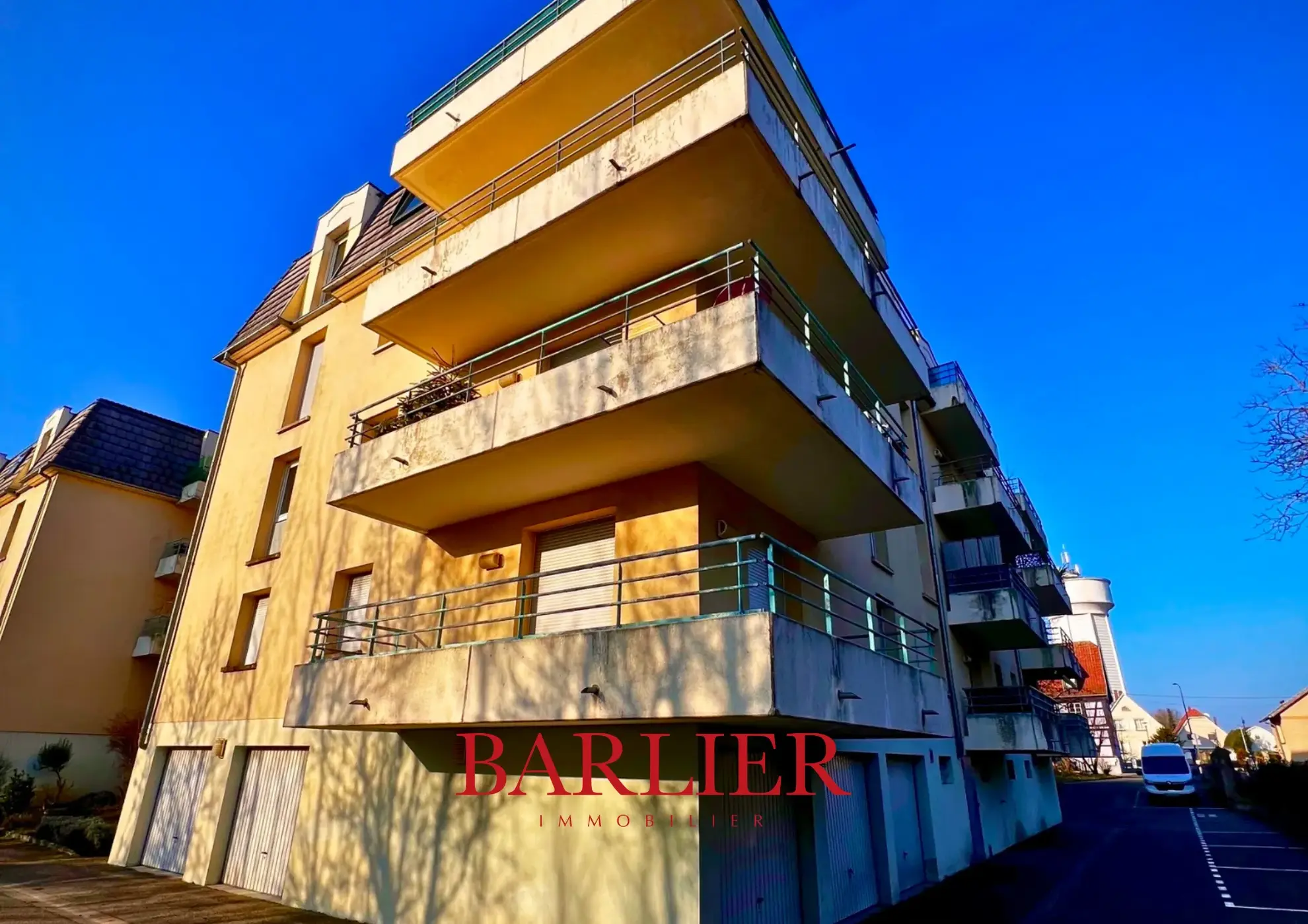 Appartement 4 pièces lumineux à Erstein avec balcons et garage 