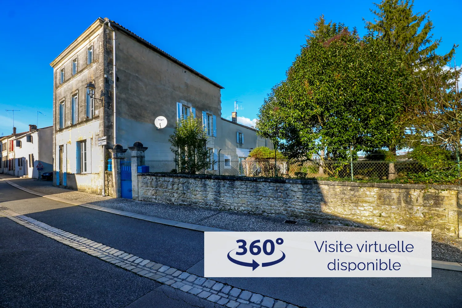 Maison ancienne 200 m² avec 5 chambres et jardins à Saint-Savinien 