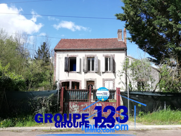 Maison ancienne à rénover entre Aillant et Toucy avec toiture neuve