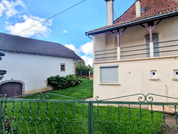 Maison de village rénovée à Molieres - 98 m² avec grange