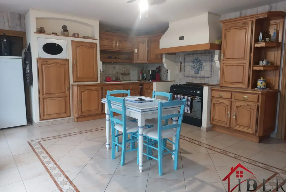 À vendre : Appartement de 164 m² avec 3 chambres et garage à Wassy 