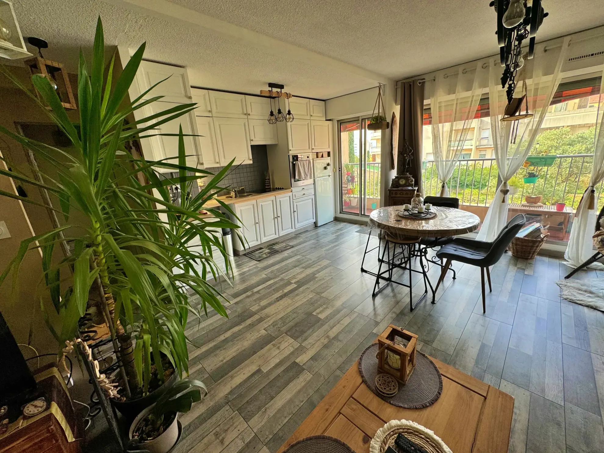 Appartement T3 avec Terrasse à Toulon Champ de Mars 