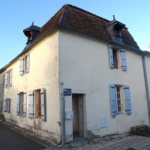 Maison à rénover avec jardin et garage à Port d'Envaux