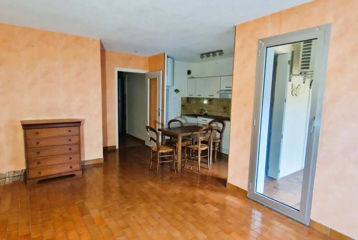 À vendre : Appartement 33m² avec loggia à Amélie-les-Bains 