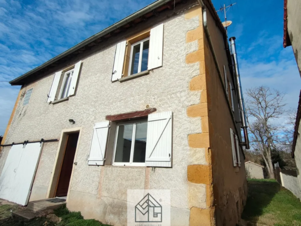 Maison familiale en pierres à Saint Denis de Cabanne