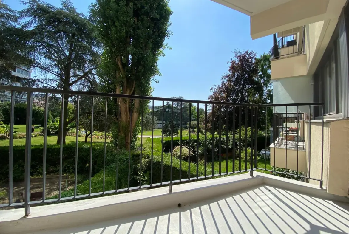 À vendre : Appartement 54 m² avec balcon au Chesnay 