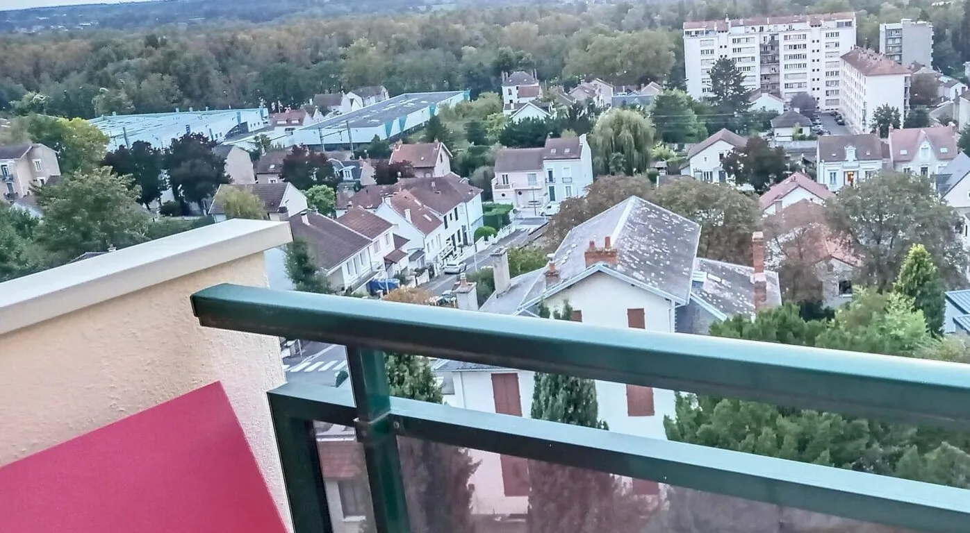 Appartement familial lumineux à Vichy avec balcons et potentiel de division 