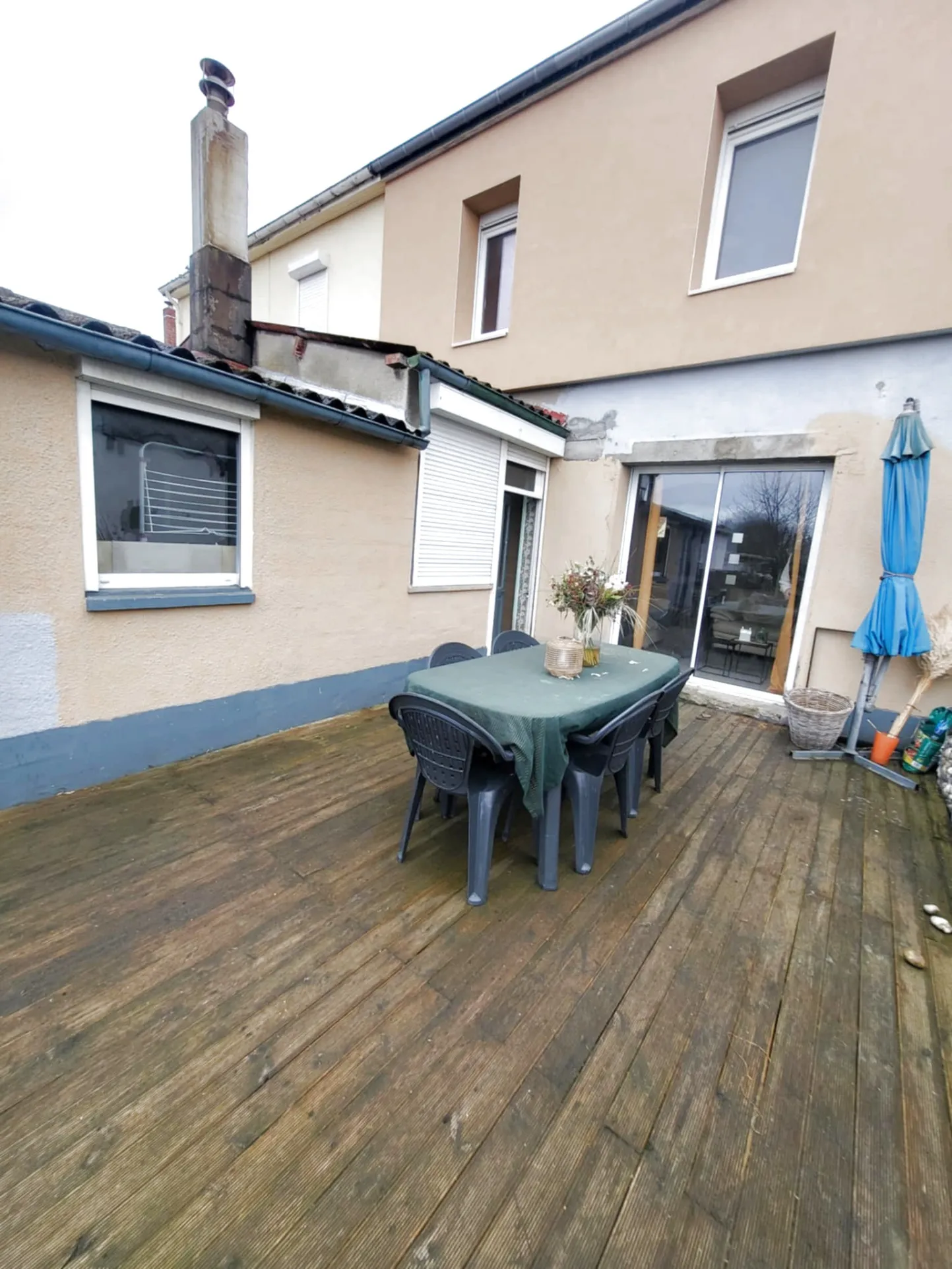 Maison rénovée à vendre à Rang du Fliers avec jardin 