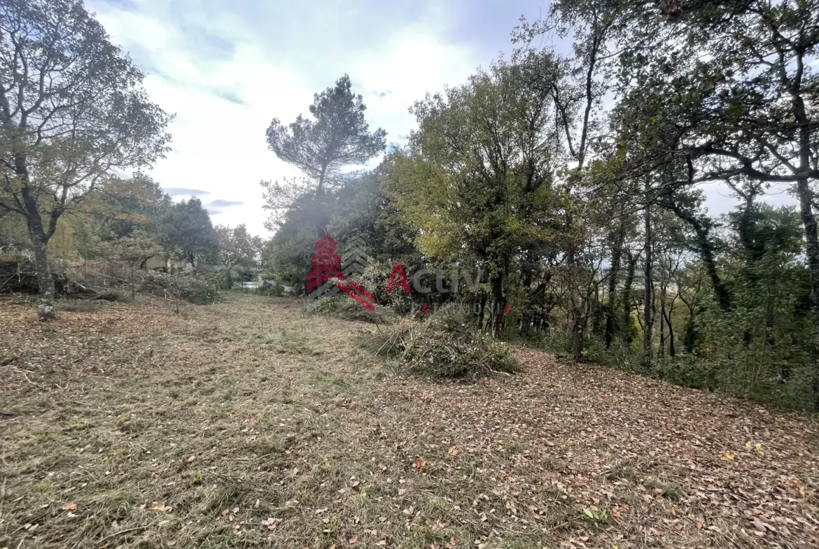 Terrain constructible à vendre à Esparron - 2813 m² 