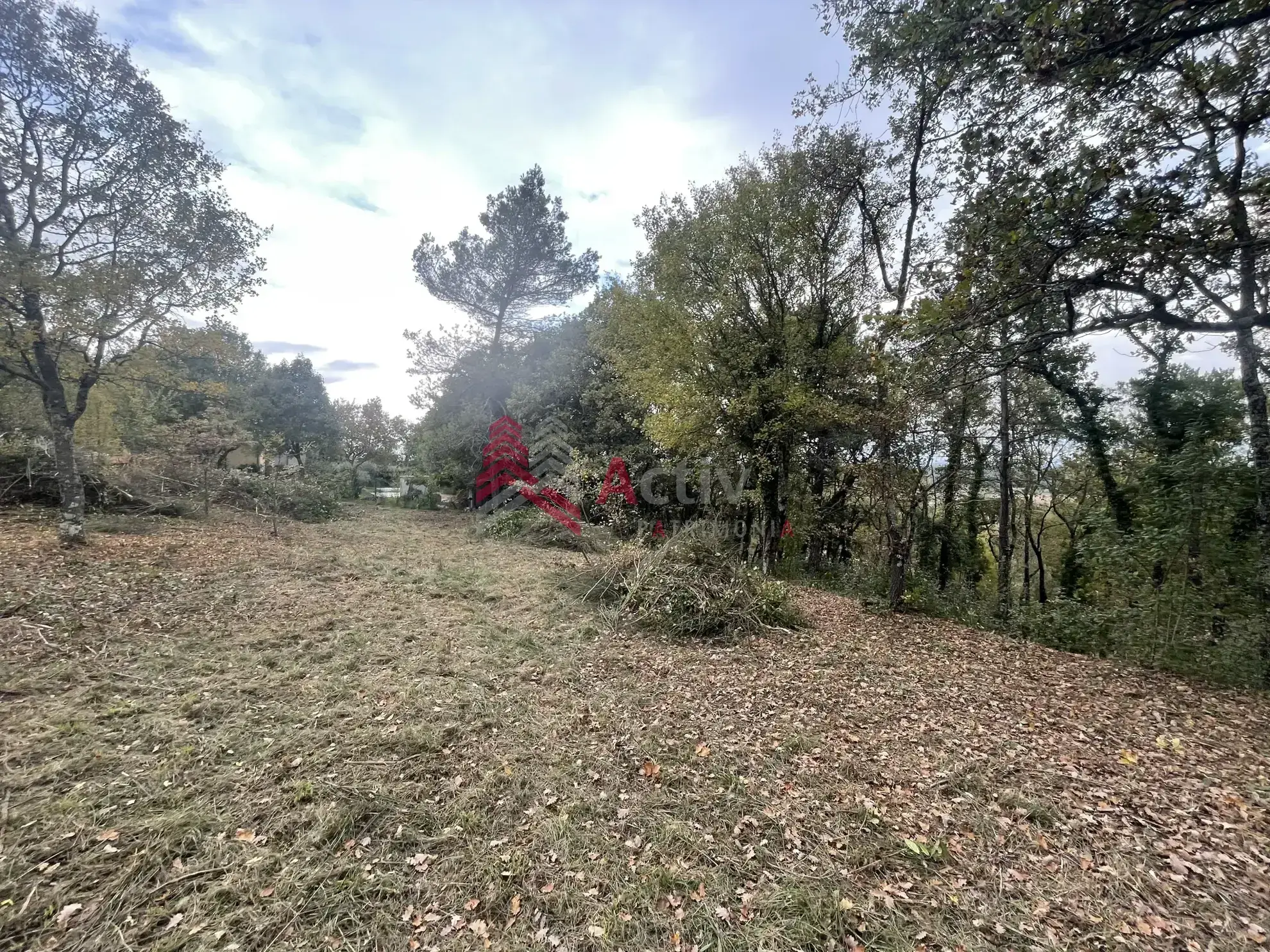 Terrain constructible à vendre à Esparron - 2813 m² 